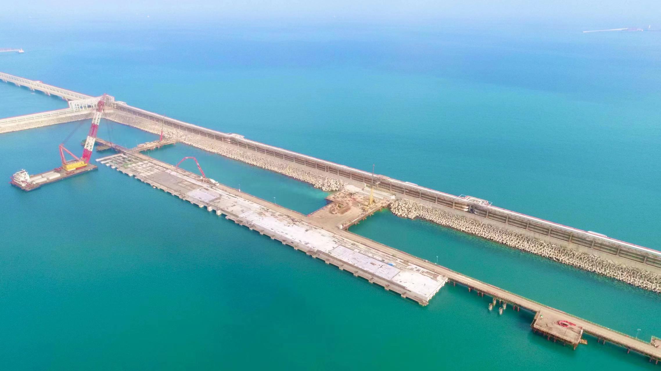 洋浦港神头港区国投3万及5万吨码头改建项目钢栈桥与钢平台制安工程