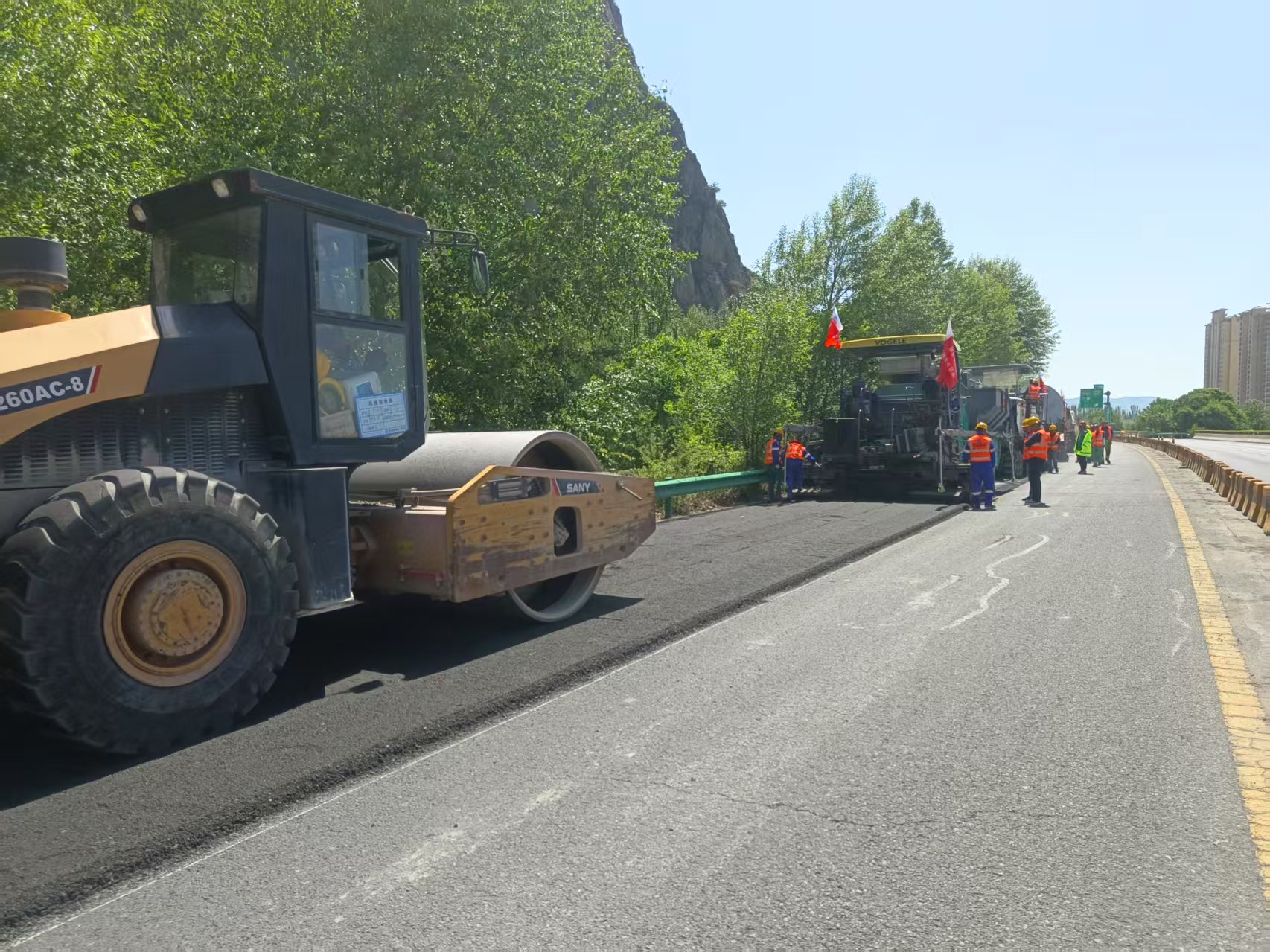 W380CR助力青海高速公路建设——宁大高速