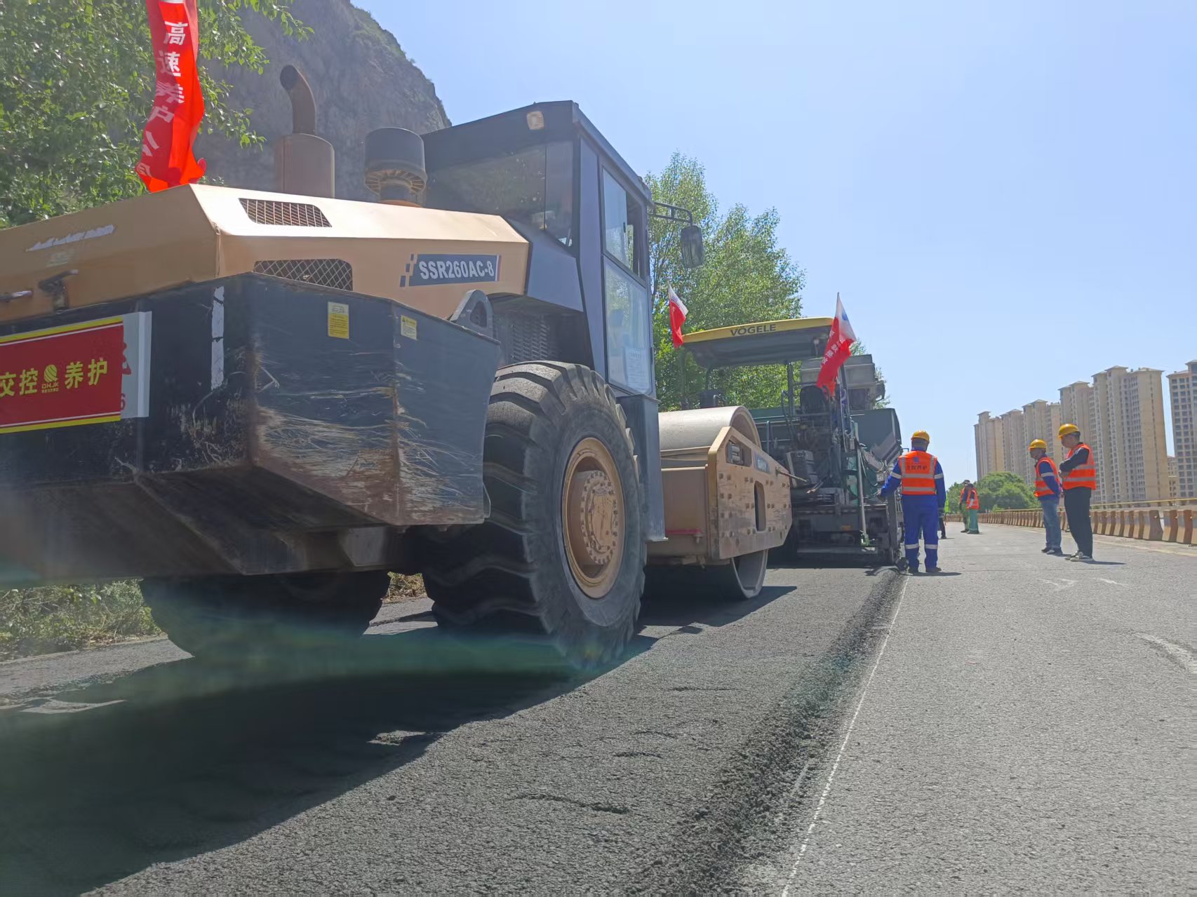 W380CR助力青海高速公路建设——宁大高速