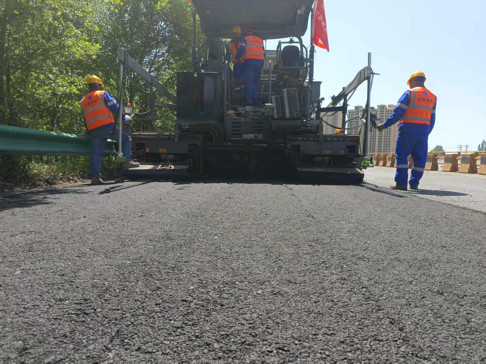 W380CR助力青海高速公路建设——宁大高速