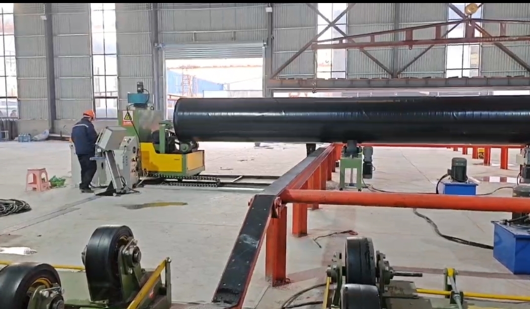 1765770087836672.jpg 钢管防腐保温设备